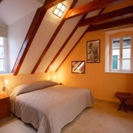 Toni Hotel